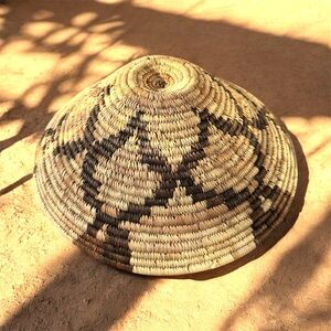 Vtg Handwoven Botswana Coil Cone Basket African Palm Fiber – Flower Design - 16"